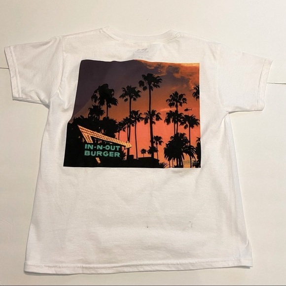 In-N-Out T-Shirt youth size XS. White - Picture 2 of 7